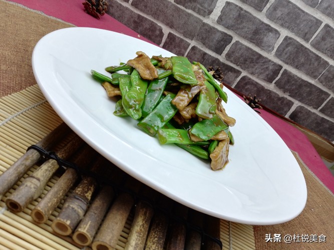 肉片这样处理想不滑嫩都难，芸豆炒肉一道酱香浓郁的家常菜