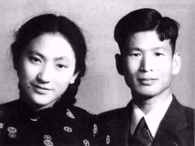 通信200多封，爱到最后他成累赘离去，女儿：应颁诺贝尔爱情奖！