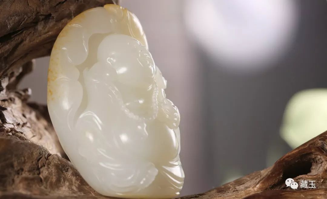 属虎女士戴玉佛好不好,女士戴玉佛还是玉如意