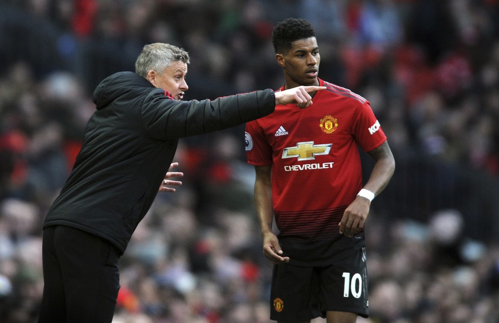 曼联和巴萨对攻,狭路相逢勇者胜明知不敌也要亮剑