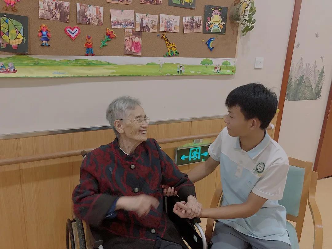 实习初感悟|康隆西城长者屋的“微笑小太阳”