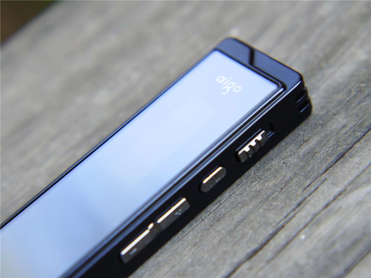 爱国者6811数码录音笔如何听mp3,爱国者r6811录音笔简评不足200元