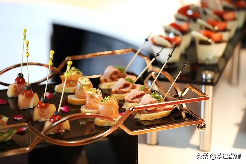 上海东方明珠塔里藏了一个酒店,你知道东方明珠有个酒店吗