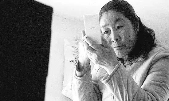 一部中国底层女子图鉴:住2元一天的旅馆,遭家暴,子女不孝