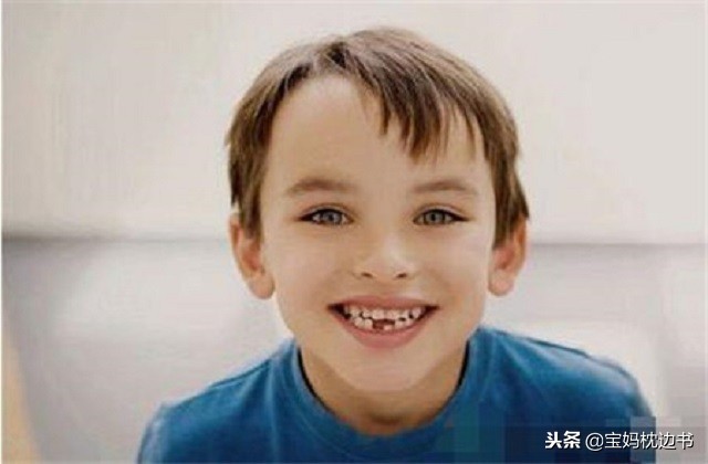 宝宝换牙期怎么纠正正长的牙齿,孩子换牙牙齿不整齐需要矫正