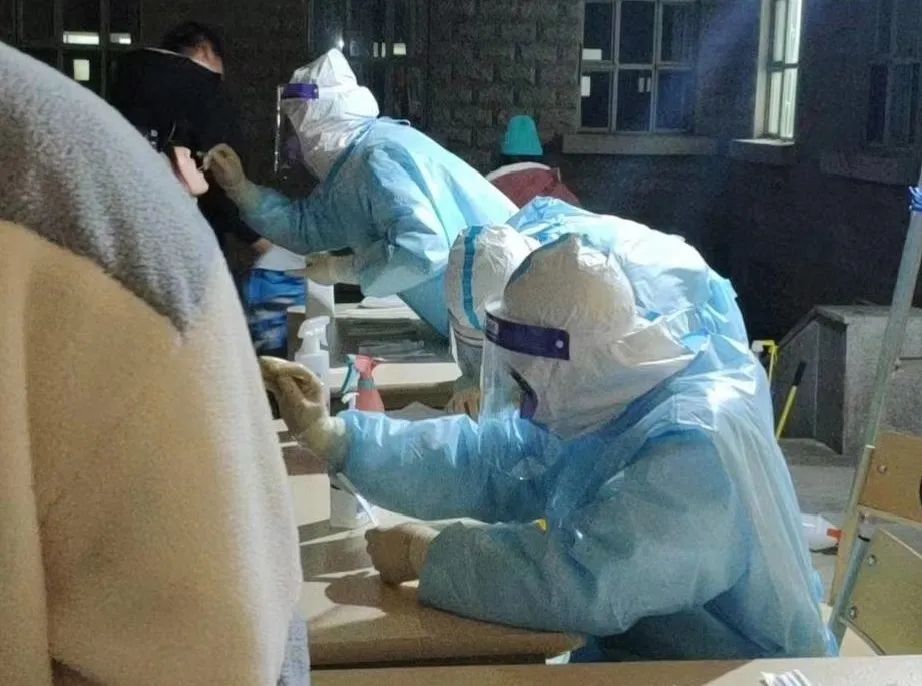 给你三秒钟选一个词语,形容岳阳的词汇