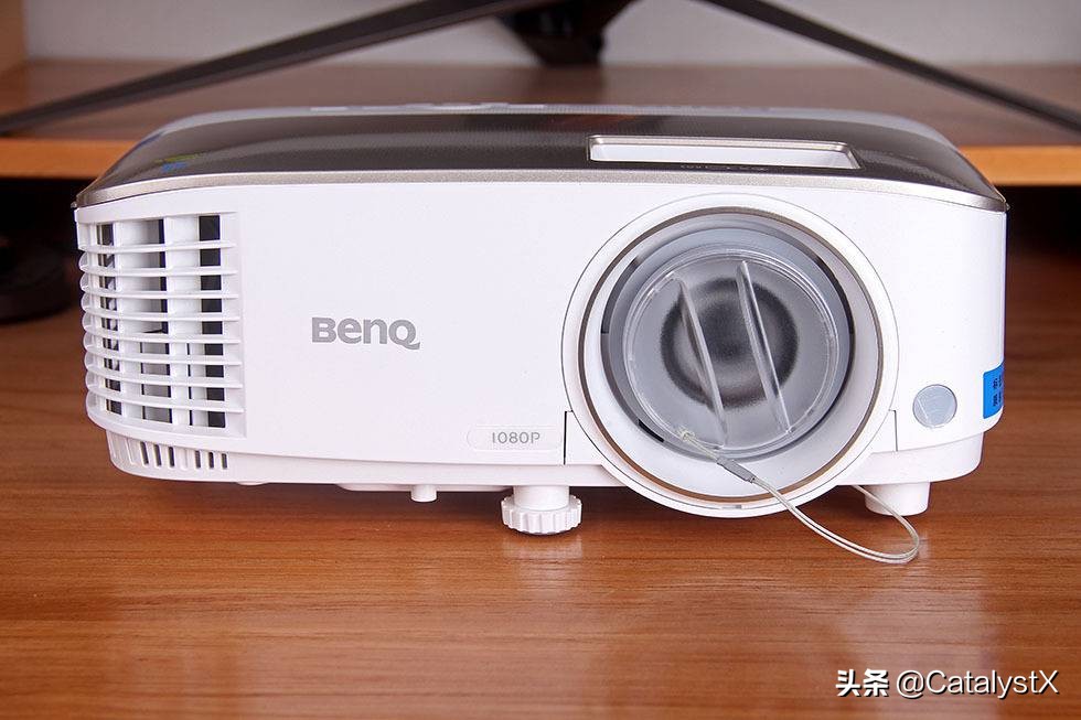 明基i707投影仪配什么幕布,明基i707投影仪如何全屏