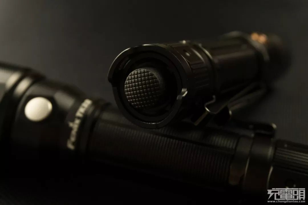 fenix菲尼克斯pd36r强光手电测评,fenixpd36rv2.0战术手电筒