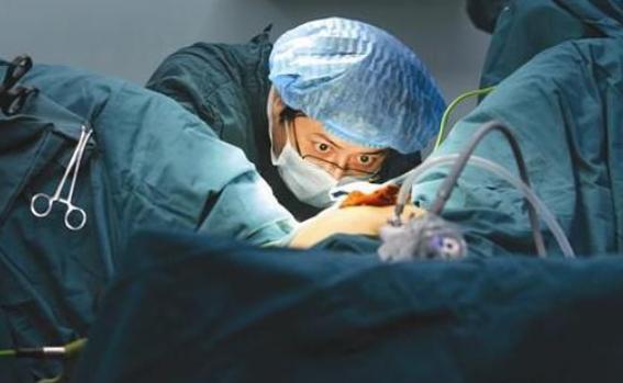 产妇进了产房才明白的十件事儿,产妇出产房怕见风蒙被子老公哭