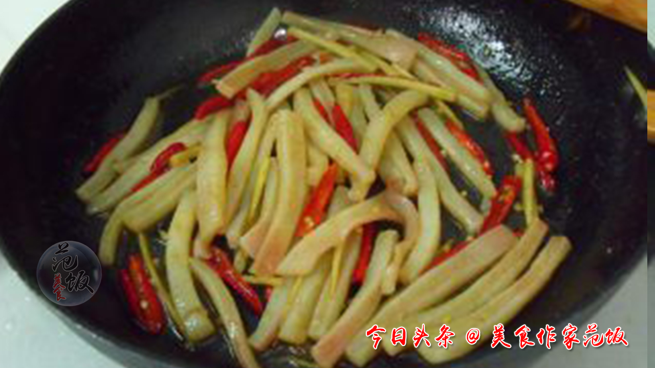 做这道香辣鱿鱼丝好吃到停不下来,湘菜爆炒干鱿鱼丝怎么炒好吃