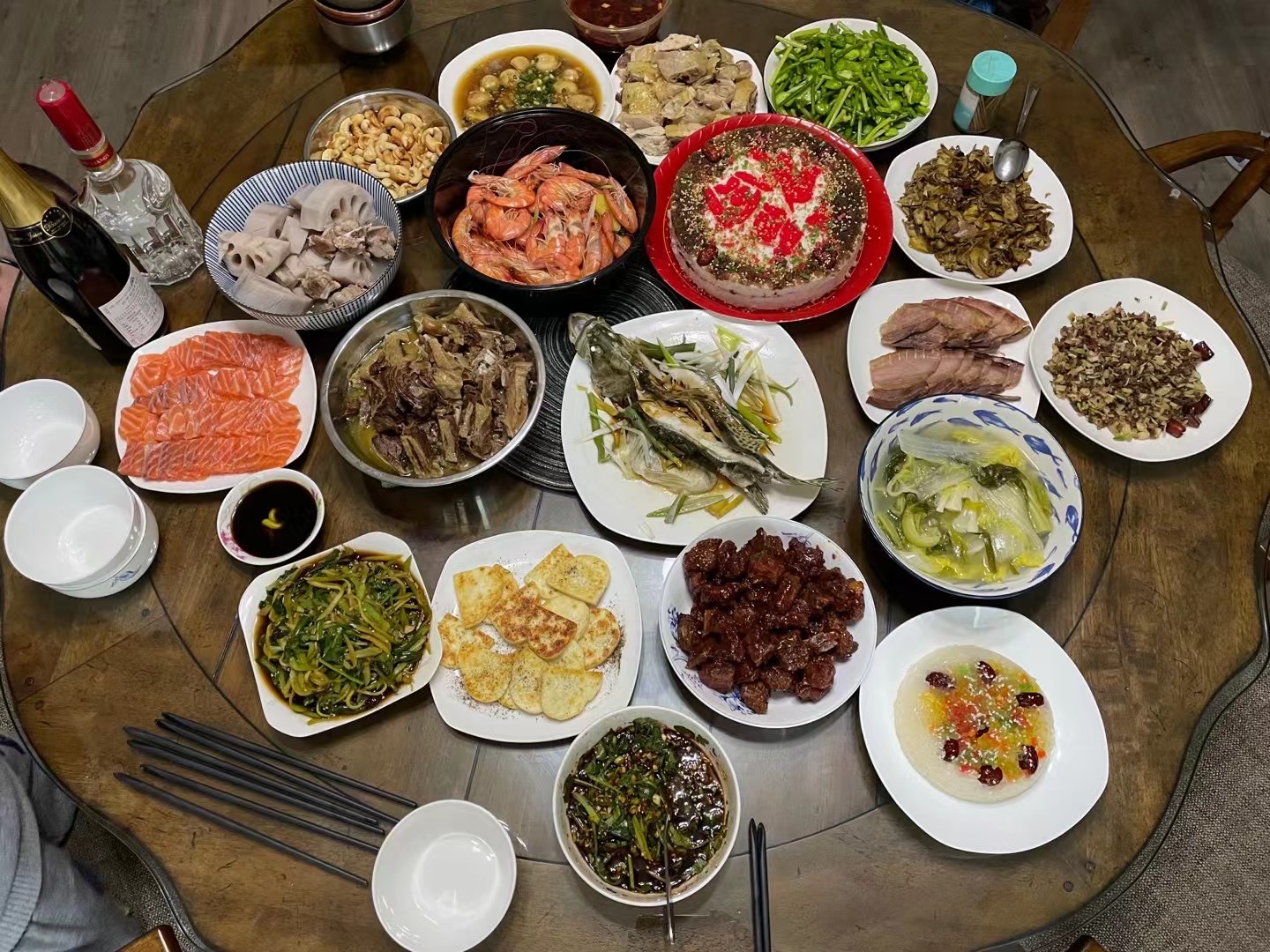 越南人“拼”出中式春节留守华人网购家乡味道