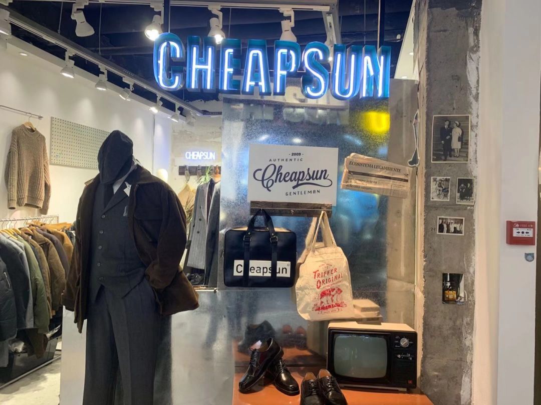 莱迪广场地址,你好再见英语歌