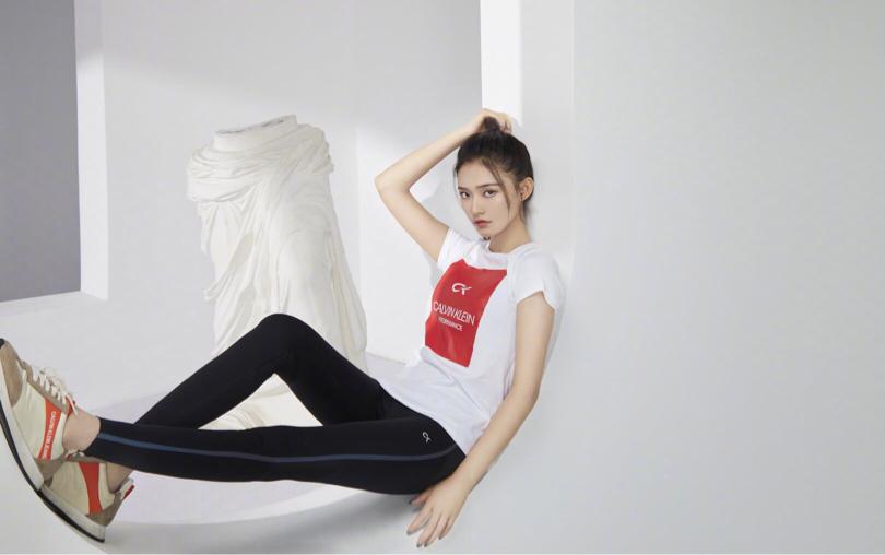 林允代言ck的视频,林允代言ck的衣服照片