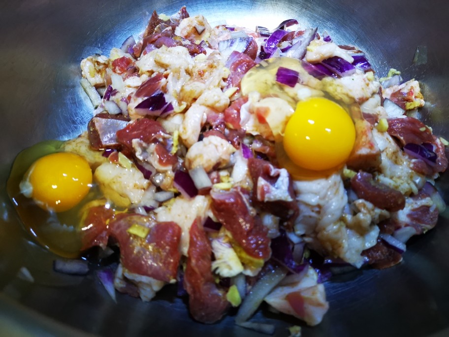 羊肉串怎么用烤箱烤出来鲜嫩多汁,烤羊肉串的做法和腌制方法烤箱版