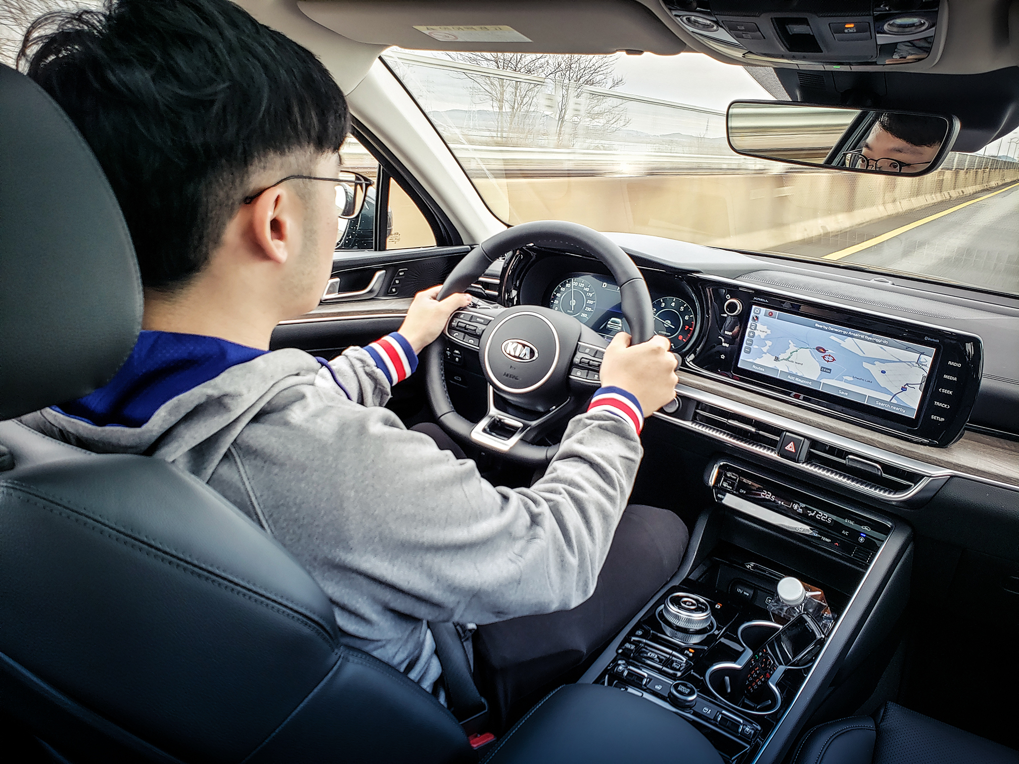 全新起亚k5高颜值运动帅气真香,起亚k5是b级车吗