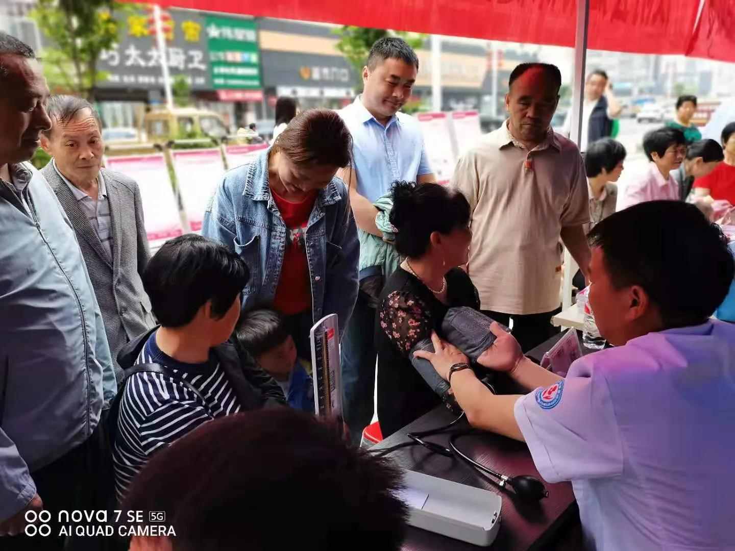 关爱妇幼健康义诊传递温暖,传递爱心守护健康义诊