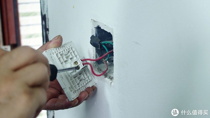 施耐德皓呈系列小夜灯现场效果,施耐德颜值开关插座