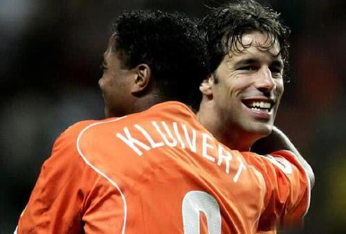 为什么小禁区之王是范尼斯特鲁伊,范尼斯特鲁伊禁区之王9