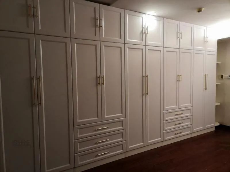 定制柜门装里面还是外面,柜子柜门怎么选款式