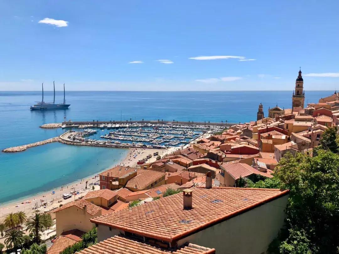 唯美食与爱不可辜负上下句,唯美食和爱不可辜负出自哪里