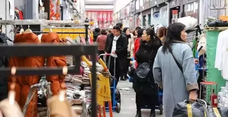 中国最大品牌服装库存 (专做品牌服装库存)