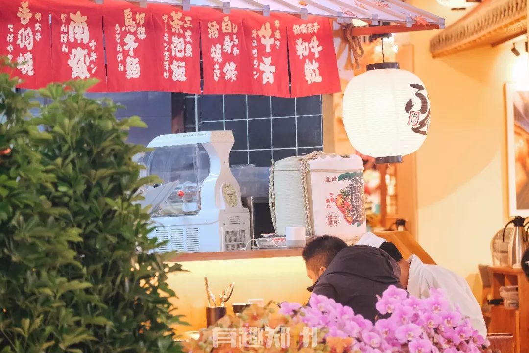 郑州建业凯旋广场开业的第一个周末，亲测：到底好不好逛