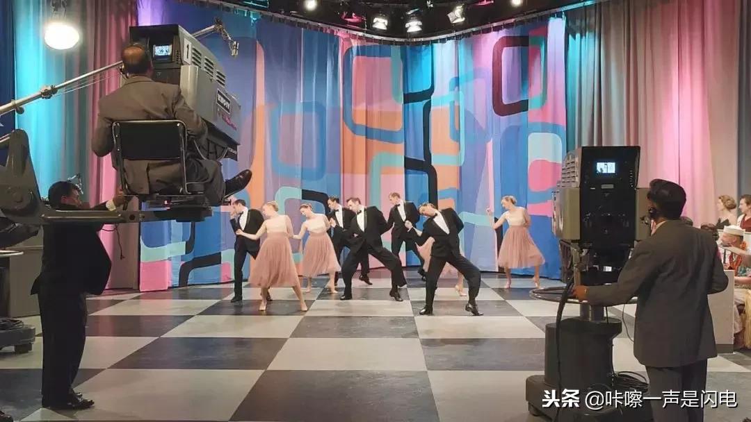 来认识一下宇宙第二时尚博主｜5000件衣服只够穿一季