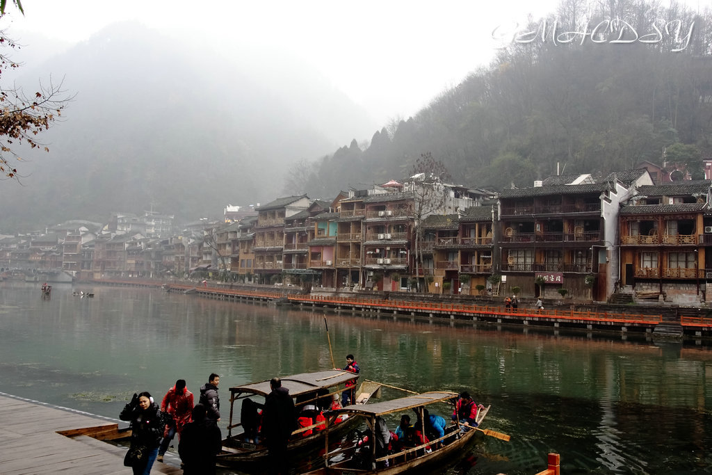 西安到凤凰古城旅游攻略,长沙张家界凤凰古城旅游攻略