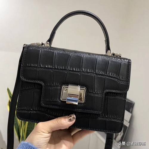 简单斜跨包休闲,好看的穿搭之斜挎包