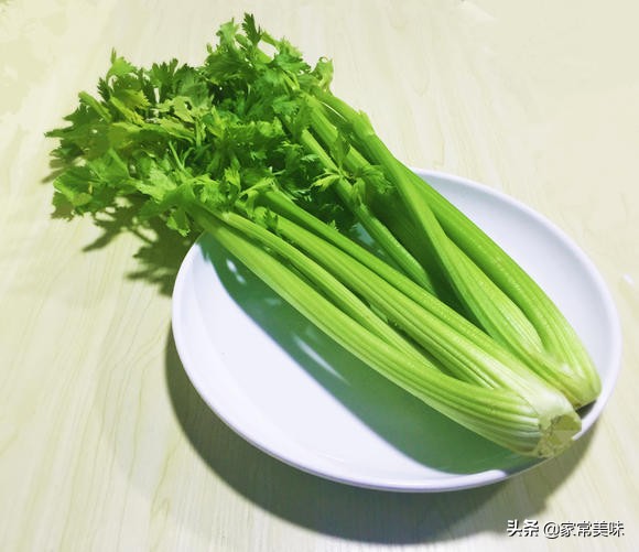 芹菜是粗的好还是细的好,芹菜细的和粗的区别