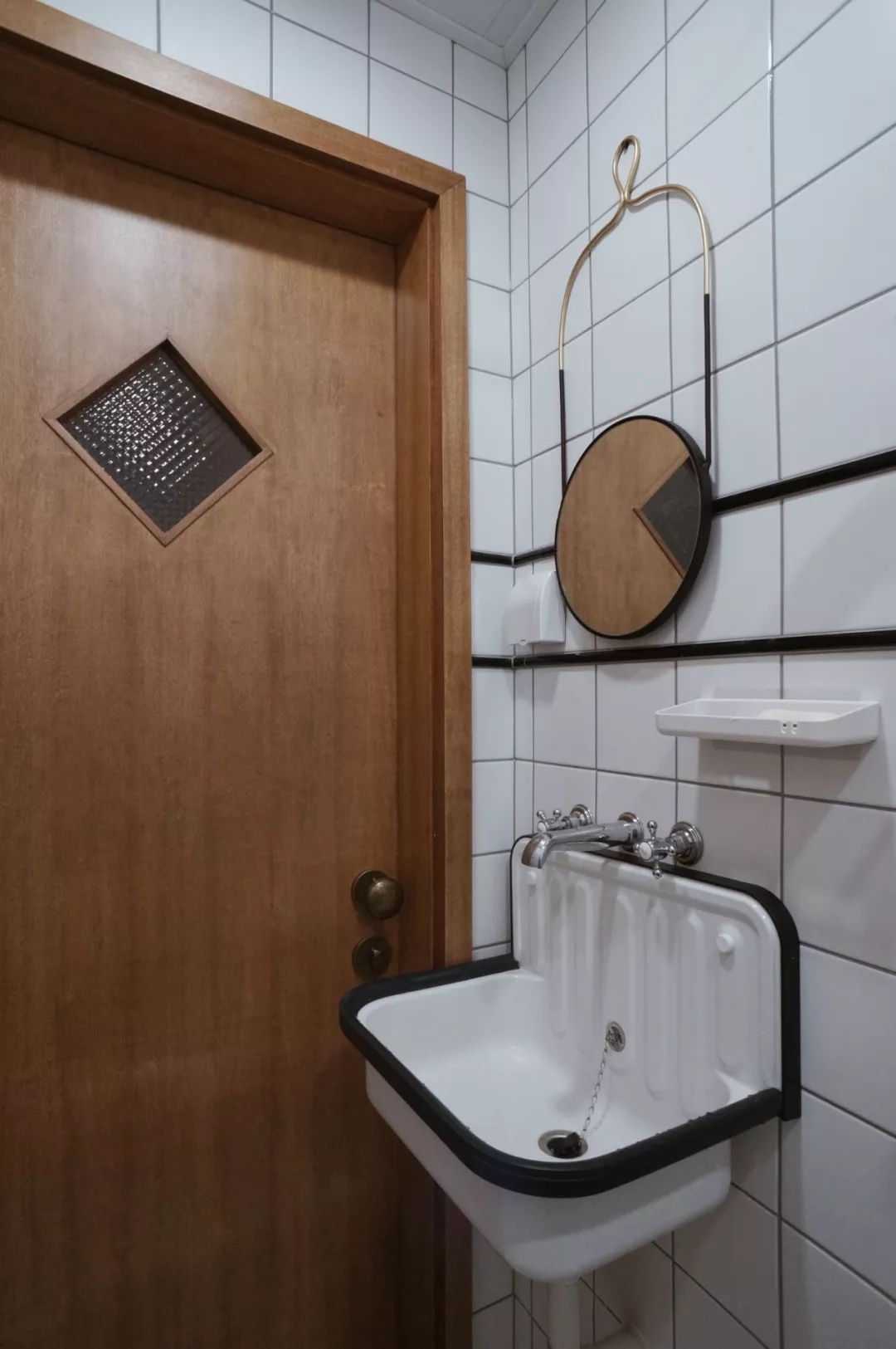 买老破小上海学区房,上海最老旧学区房