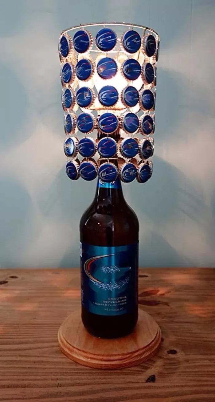 用啤酒的瓶盖怎么做成玩具,六个瓶盖可以做什么手工玩具