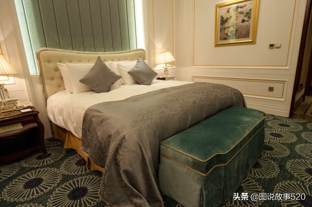 酒店房间床尾摆一长凳是什么意思,酒店床尾放条长凳