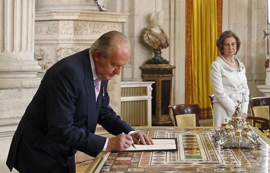 82岁西班牙王太后,西班牙王太后和王后矛盾