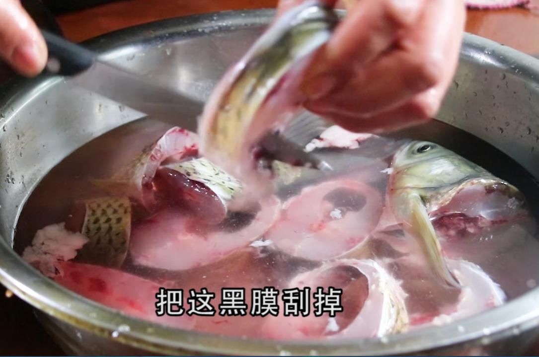 草鱼做汤好吃的做法,草鱼怎么做汤浓肉鲜