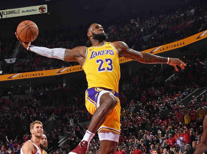 老詹出局阿杜被0-4横扫,詹皇阿杜