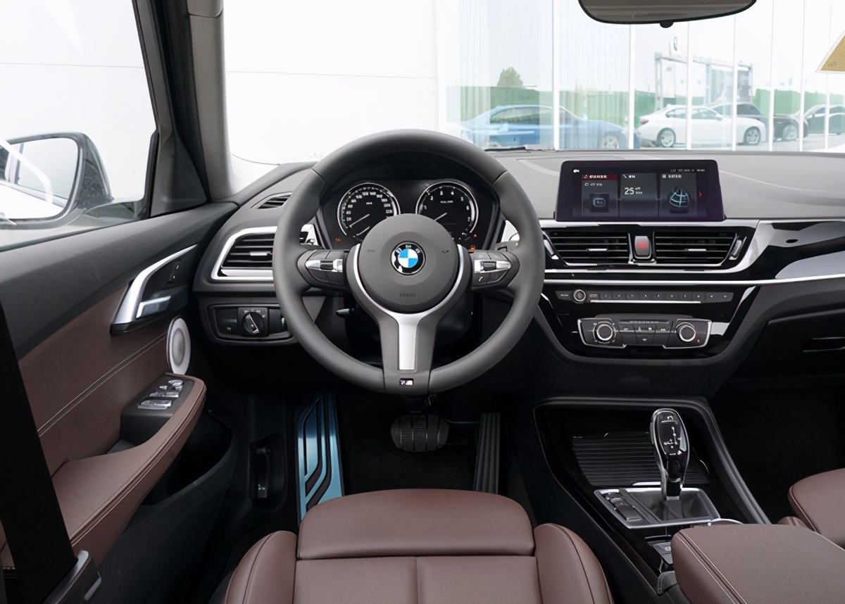 三缸宝马1系值不值得买,宝马1系118运动版1.5t三缸机