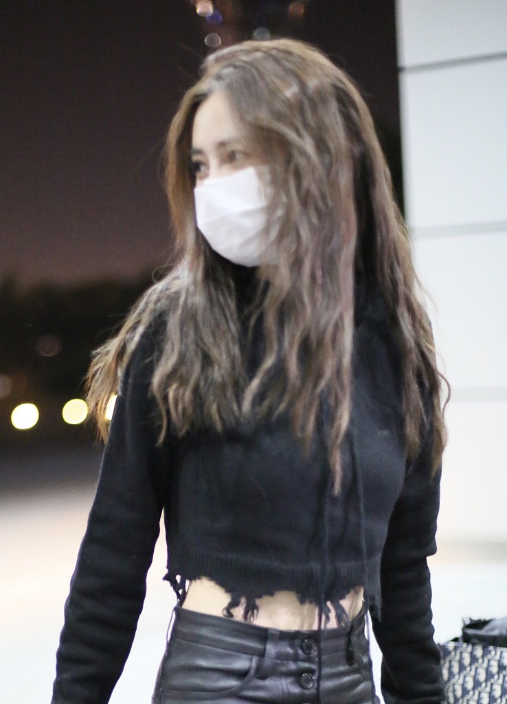 杨幂baby穿搭图,杨幂baby穿露脐装