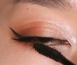 眼妆教程一妆一盘,眼妆一画就显脏