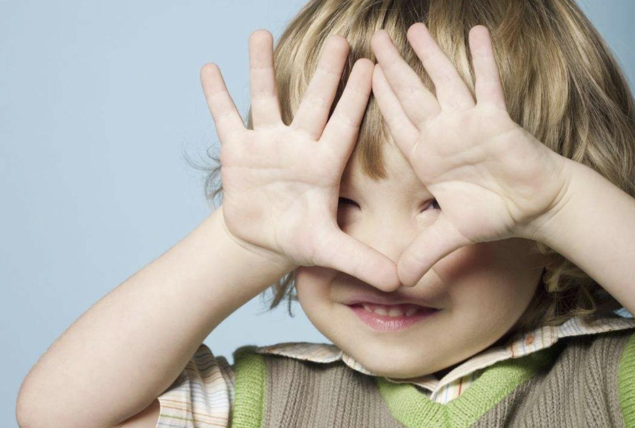 从宝宝手指甲看健康,辨别宝宝健康多观察宝宝指甲