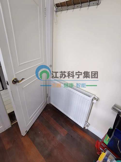 高层小户型暖气片安装,精装房明装暖气片实例