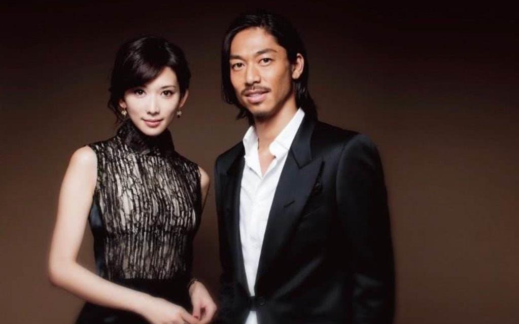 婚后林志玲画风突变,林志玲深v复古造型美艳