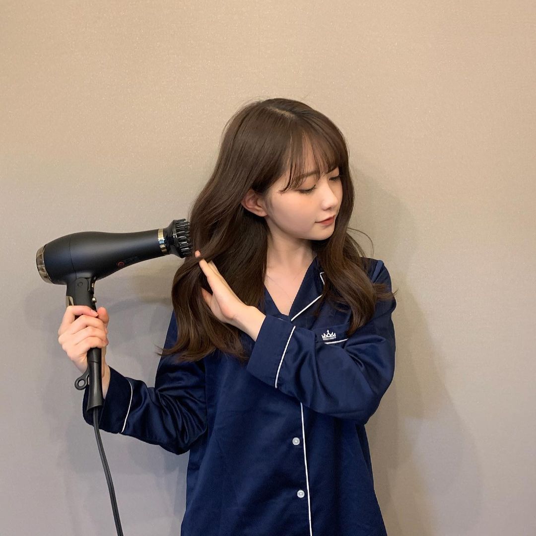 发质干怎么护理头发,油头发尾干枯毛躁怎么护理