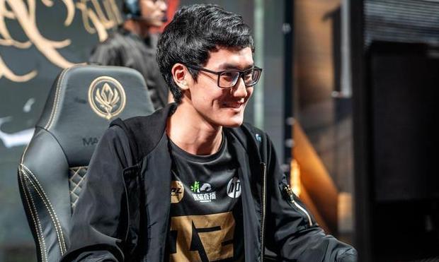 等我三年伤感视频,等我三件套是uzi哪一场