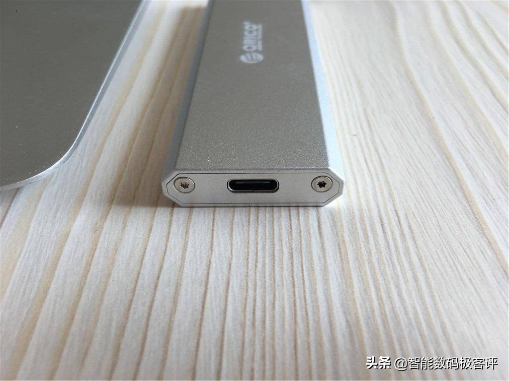 orico奥睿科m.2移动硬盘盒图赏,orico奥睿科pcie4.0硬盘盒m.2