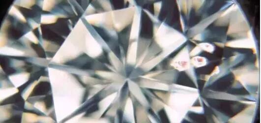 买钻石首饰应注意些什么,珠宝市场买钻石好吗