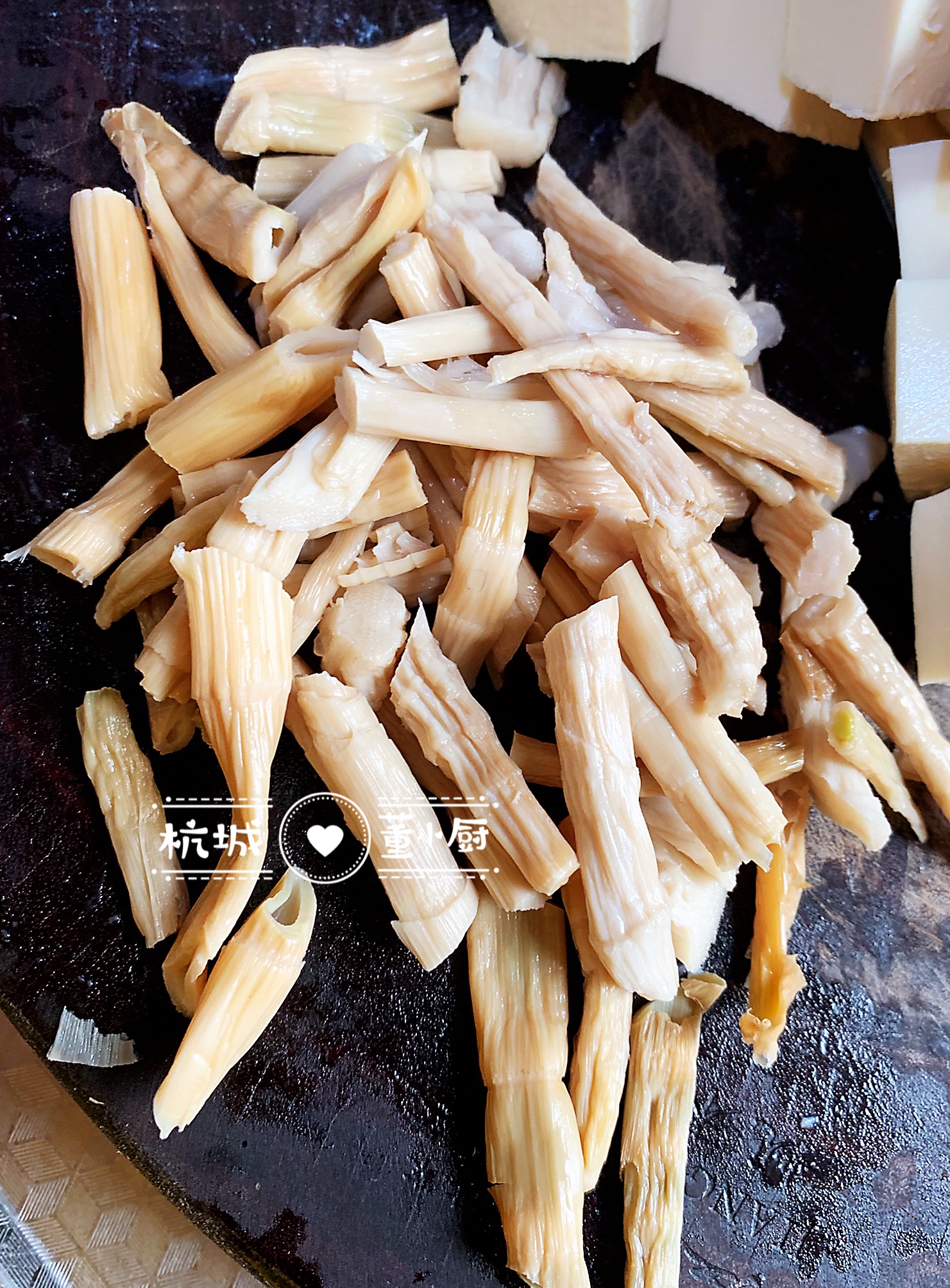 腌菜煨豆腐的做法图片,排骨腌菜烧豆腐的做法大全