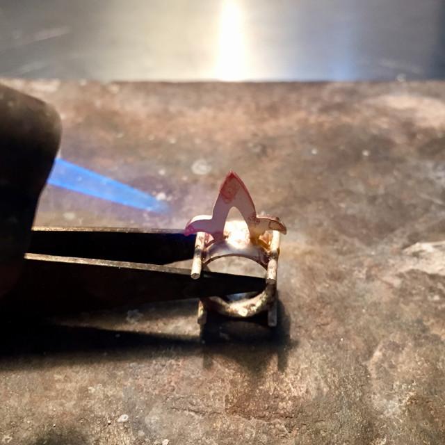 石榴石属于什么档次的宝石类型,石榴石最顶级的叫什么