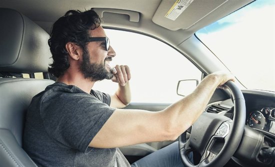汽车太阳膜贴膜一般多少钱,下雨天贴太阳膜起泡了是什么问题