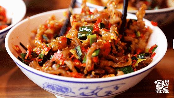 酷炫新地标!6m高巨型太空人登陆星城,开启未来进行时